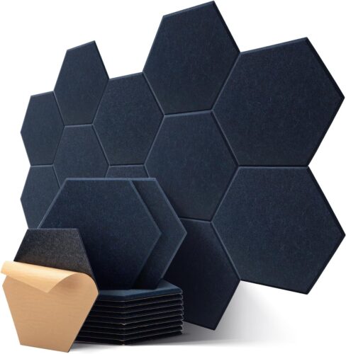 Paneles acústicos decorativos hexagonales Kuchoow en azul oscuro.