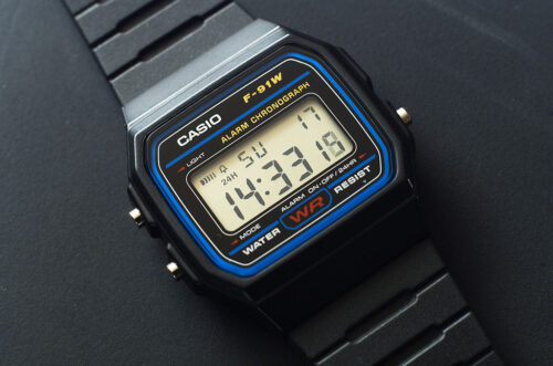 Reloj de pulsera Casio con pantalla LCD