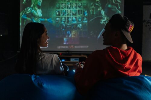 La latencia y frecuencia de refresco con aspectos fundamentales a tener en cuenta en un proyector para gaming,