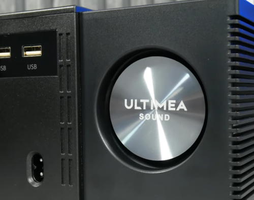 Detalle del pequeño subwoofer incluido en la trasera del Ultimea Apollo P60