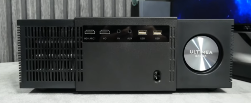 Trasera del proyector Ultimea Apollo P60