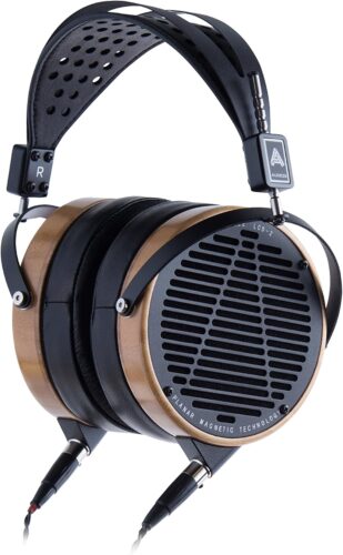 Vista de los auriculares de alta gama con tecnología planar Audeze LCD-2 Planar