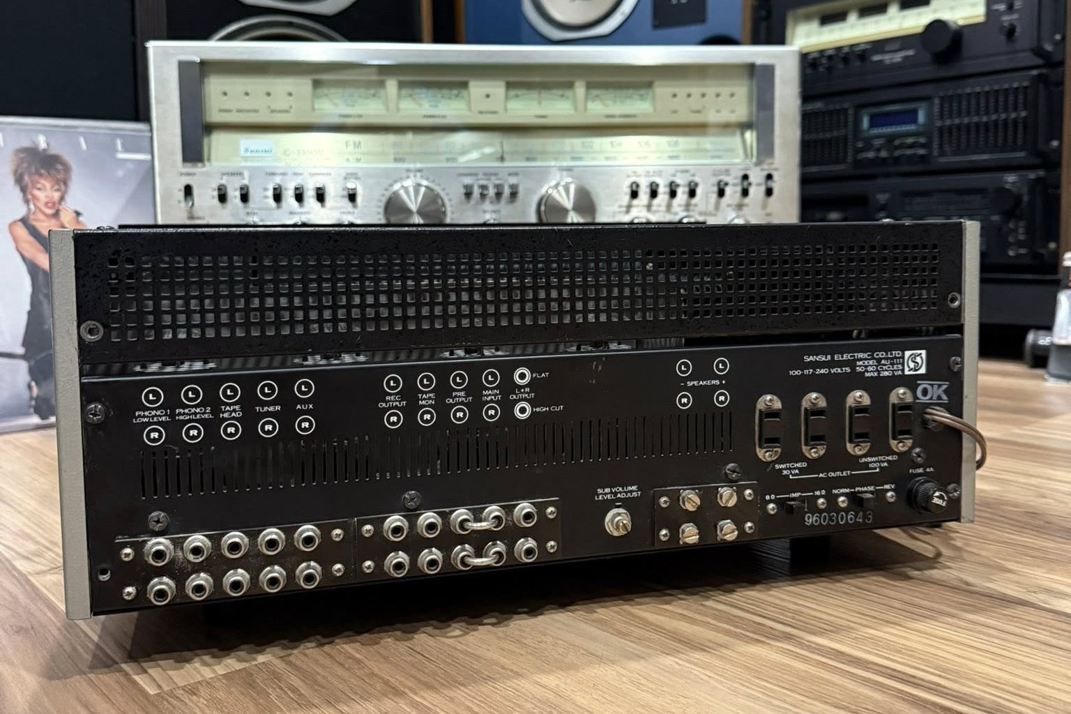 Sansui AU-111 vista trasera